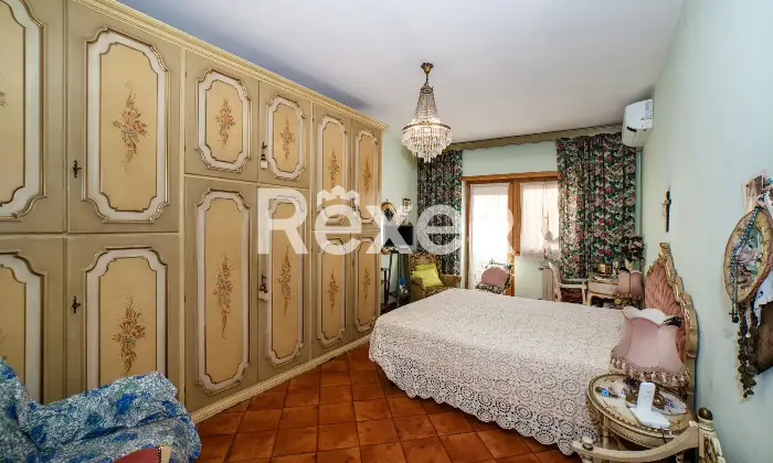 Rexer-Roma-Appartamento-piano-alto-con-box-auto-Altro