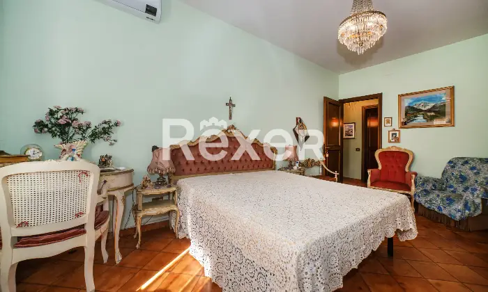 Rexer-Roma-Appartamento-piano-alto-con-box-auto-Altro