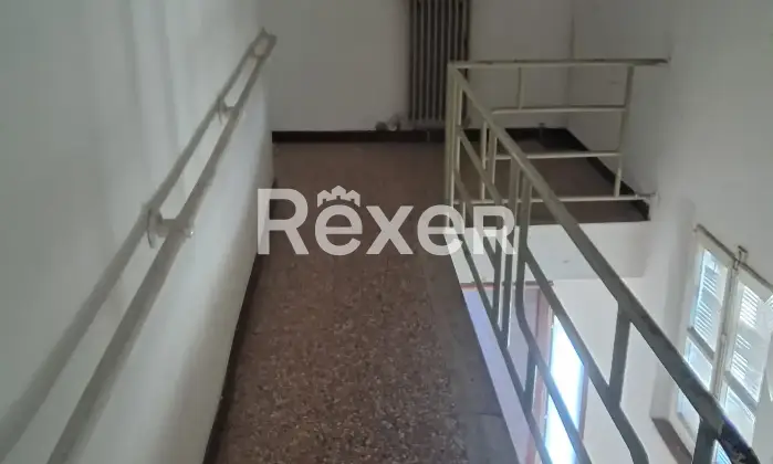Rexer-Borgo-Virgilio-BIFAMILIARE-DI-AMPIA-METRATURA-DA-RISTRUTTURARE-Corridoio