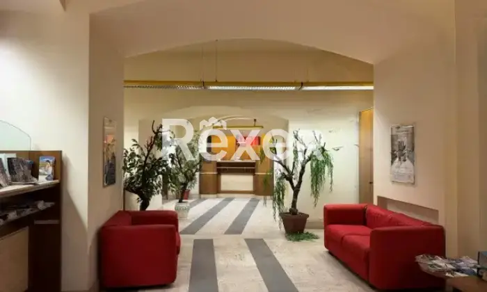 Rexer-Roma-Ex-filiale-bancaria-in-posizione-strategica-Altro