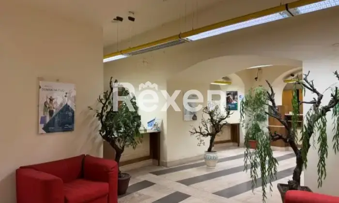Rexer-Roma-Ex-filiale-bancaria-in-posizione-strategica-Altro
