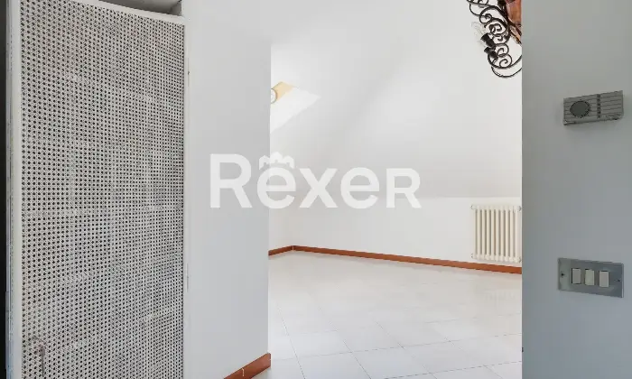 Rexer-Monticello-Conte-Otto-ELEGANTE-VILLA-SINGOLA-Mansarda