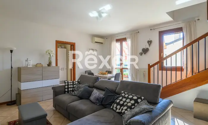 Rexer-Foss-Appartamento-duplex-con-due-terrazzi-e-garage-Altro