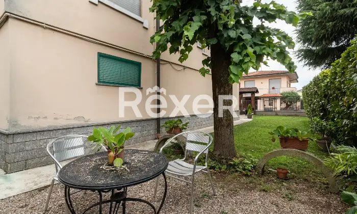 Rexer-Abbiategrasso-Zona-Primavera-Cassolnovo-villa-singola-con-appartamenti-taverna-box-e-giardino-Altro