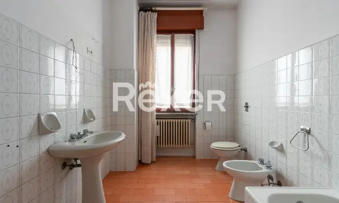Rexer-Abbiategrasso-Zona-Primavera-Cassolnovo-villa-singola-con-appartamenti-taverna-box-e-giardino-Altro
