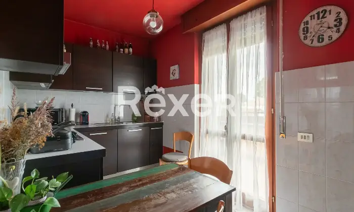 Rexer-Abbiategrasso-Zona-Primavera-Cassolnovo-villa-singola-con-appartamenti-taverna-box-e-giardino-Altro