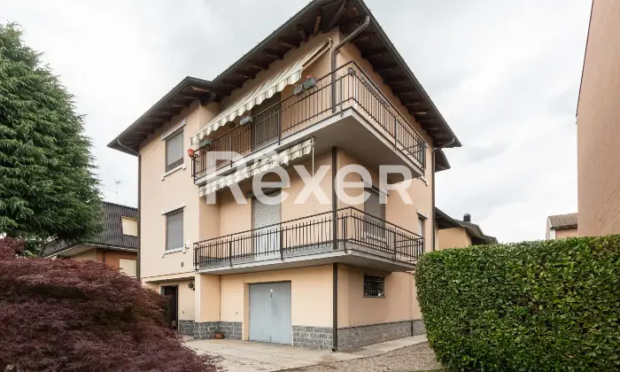 Rexer-Abbiategrasso-Zona-Primavera-Cassolnovo-villa-singola-con-appartamenti-taverna-box-e-giardino-Altro