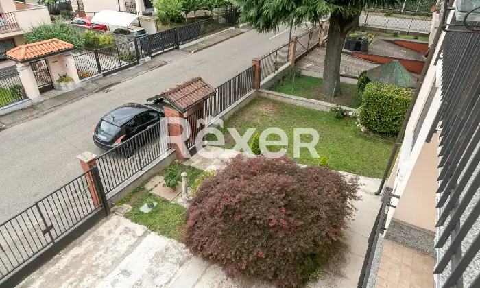 Rexer-Abbiategrasso-Zona-Primavera-Cassolnovo-villa-singola-con-appartamenti-taverna-box-e-giardino-Altro