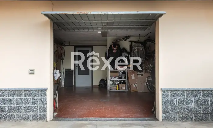 Rexer-Abbiategrasso-Zona-Primavera-Cassolnovo-villa-singola-con-appartamenti-taverna-box-e-giardino-Altro