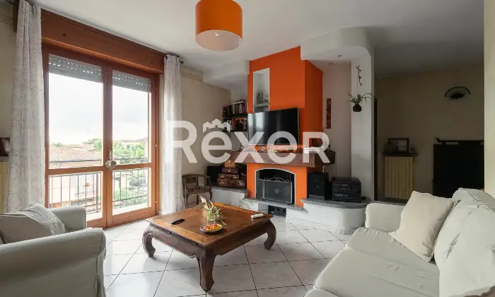 Rexer-Abbiategrasso-Zona-Primavera-Cassolnovo-villa-singola-con-appartamenti-taverna-box-e-giardino-Altro