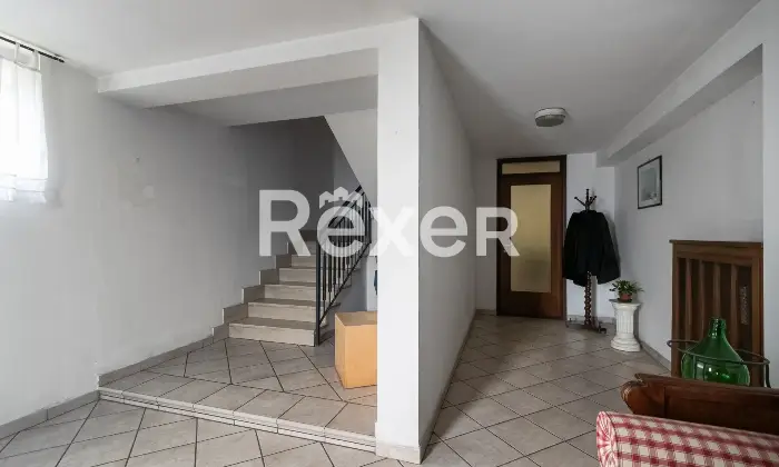 Rexer-Abbiategrasso-Zona-Primavera-Cassolnovo-villa-singola-con-appartamenti-taverna-box-e-giardino-Altro