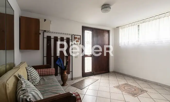 Rexer-Abbiategrasso-Zona-Primavera-Cassolnovo-villa-singola-con-appartamenti-taverna-box-e-giardino-Altro