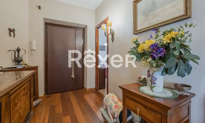 Rexer-Roma-Appartamento-trilocale-ultimo-piano-Altro