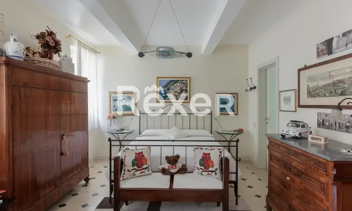 Rexer-Ferrara-Casale-di-Prestigio-con-Piscina-e-Parco-Privato-Altro