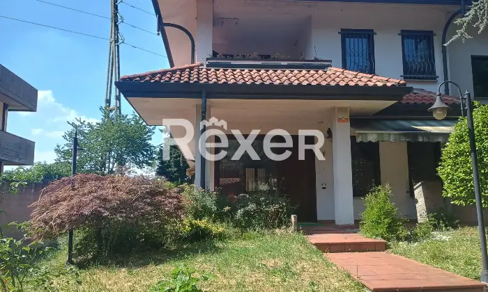 Rexer-Castellanza-Villa-bifamiliare-con-giardino-e-garage-doppio-Altro