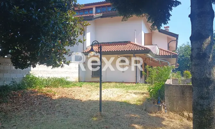 Rexer-Castellanza-Villa-bifamiliare-con-giardino-e-garage-doppio-Altro