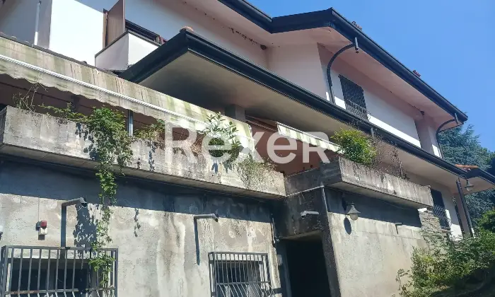 Rexer-Castellanza-Villa-bifamiliare-con-giardino-e-garage-doppio-Altro