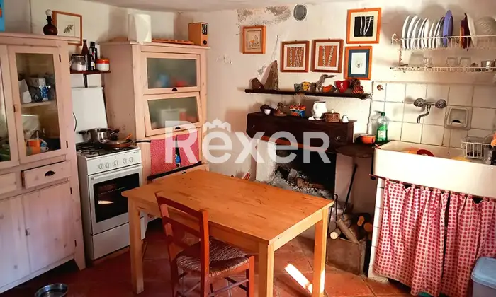 Rexer-Cossogno-Casa-di-paese-in-vendita-in-Via-Pozzolo-Cicogna-Cossogno-Cucina