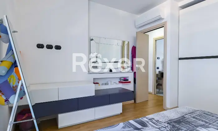 Rexer-osio-sotto-In-Classe-B-Moderno-trilocale-al-piano-terra-con-camino-Altro