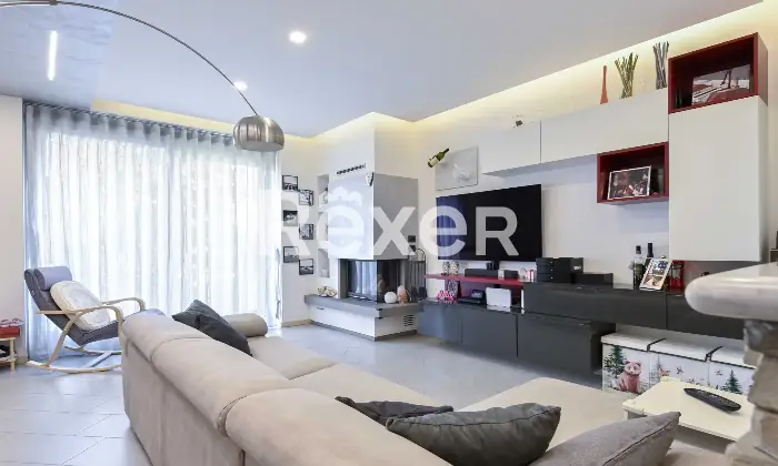 Rexer-osio-sotto-In-Classe-B-Moderno-trilocale-al-piano-terra-con-camino-Altro