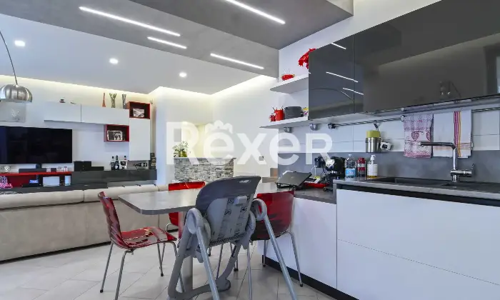 Rexer-osio-sotto-In-Classe-B-Moderno-trilocale-al-piano-terra-con-camino-Altro