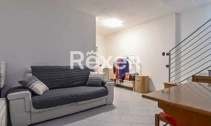 Rexer-osio-sotto-In-Classe-B-Moderno-trilocale-al-piano-terra-con-camino-Altro