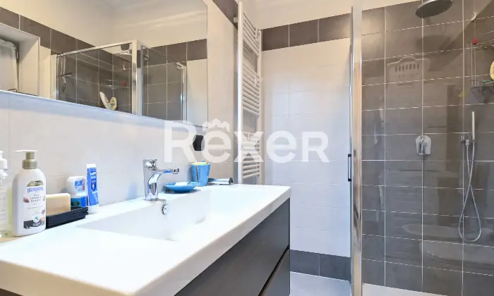 Rexer-osio-sotto-In-Classe-B-Moderno-trilocale-al-piano-terra-con-camino-Altro