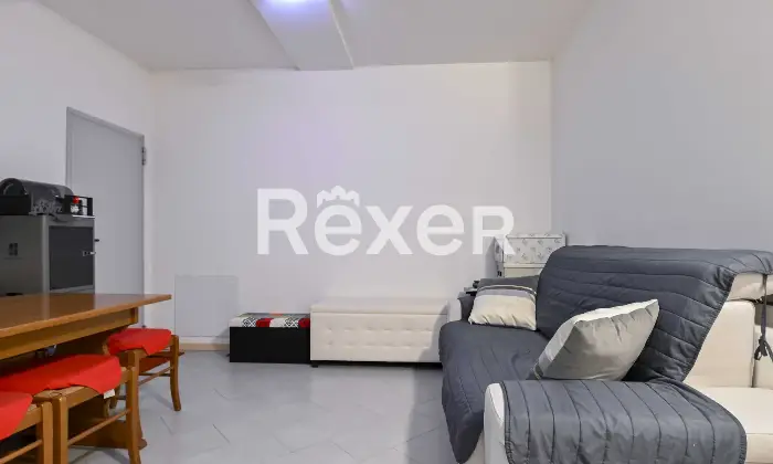Rexer-osio-sotto-In-Classe-B-Moderno-trilocale-al-piano-terra-con-camino-Altro