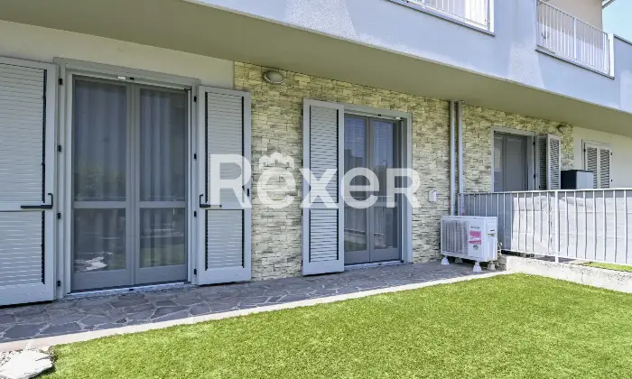 Rexer-osio-sotto-In-Classe-B-Moderno-trilocale-al-piano-terra-con-camino-Altro