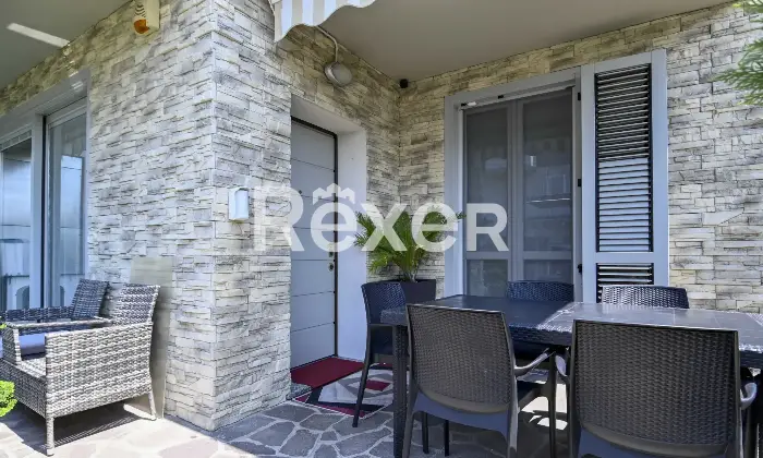 Rexer-osio-sotto-In-Classe-B-Moderno-trilocale-al-piano-terra-con-camino-Altro