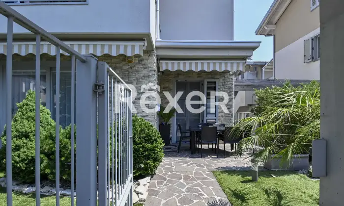 Rexer-osio-sotto-In-Classe-B-Moderno-trilocale-al-piano-terra-con-camino-Altro