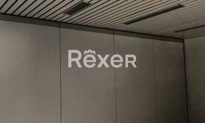 Rexer-Borgomanero-Ampio-locale-commerciale-con-box-auto-e-corte-privata-nel-cuore-di-Borgomanero-Altro