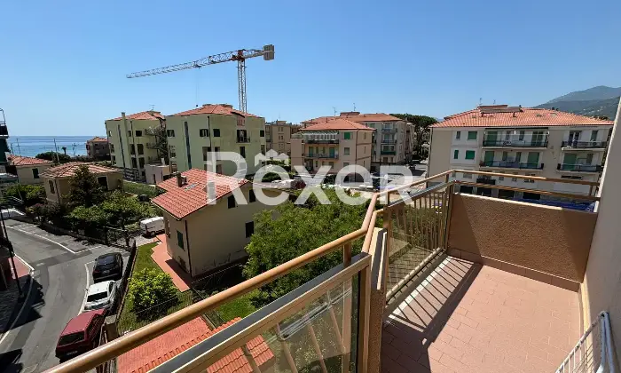 Rexer-Borgio-Verezzi-Comodissimo-quadrilocale-vista-mare-con-garage-Altro