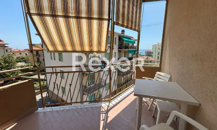 Rexer-Borgio-Verezzi-Comodissimo-quadrilocale-vista-mare-con-garage-Altro