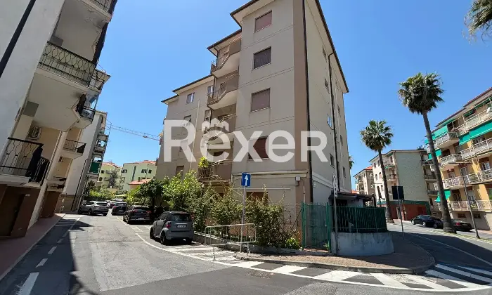 Rexer-Borgio-Verezzi-Comodissimo-quadrilocale-vista-mare-con-garage-Altro
