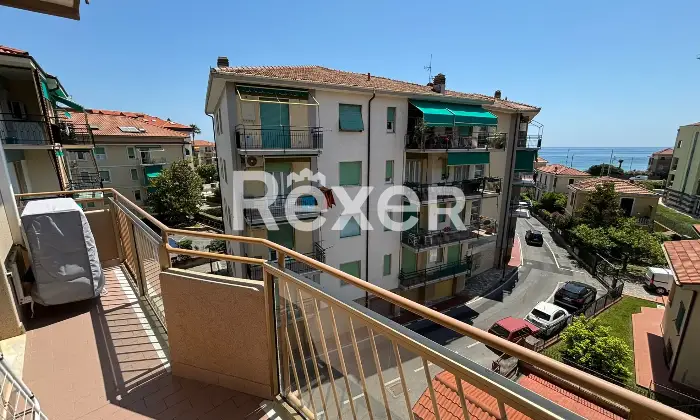 Rexer-Borgio-Verezzi-Comodissimo-quadrilocale-vista-mare-con-garage-Altro