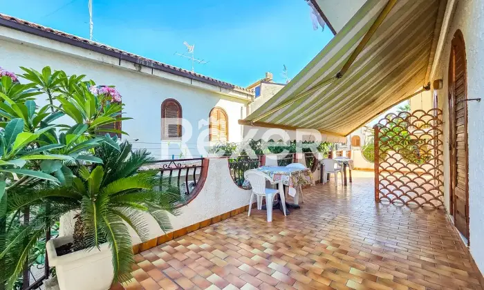 Rexer-Giardini-Naxos-Stabile-indipendente-con-spazi-esterni-esclusivi-nel-centro-di-Giardini-Naxos-Altro