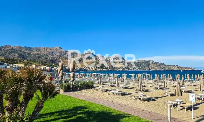 Rexer-Giardini-Naxos-Stabile-indipendente-con-spazi-esterni-esclusivi-nel-centro-di-Giardini-Naxos-Altro