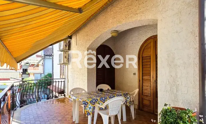 Rexer-Giardini-Naxos-Stabile-indipendente-con-spazi-esterni-esclusivi-nel-centro-di-Giardini-Naxos-Altro