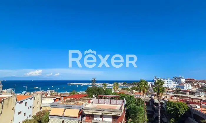 Rexer-Giardini-Naxos-Stabile-indipendente-con-spazi-esterni-esclusivi-nel-centro-di-Giardini-Naxos-Altro