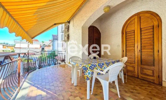 Rexer-Giardini-Naxos-Stabile-indipendente-con-spazi-esterni-esclusivi-nel-centro-di-Giardini-Naxos-Altro