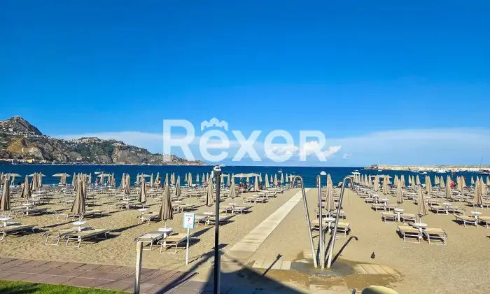 Rexer-Giardini-Naxos-Stabile-indipendente-con-spazi-esterni-esclusivi-nel-centro-di-Giardini-Naxos-Altro