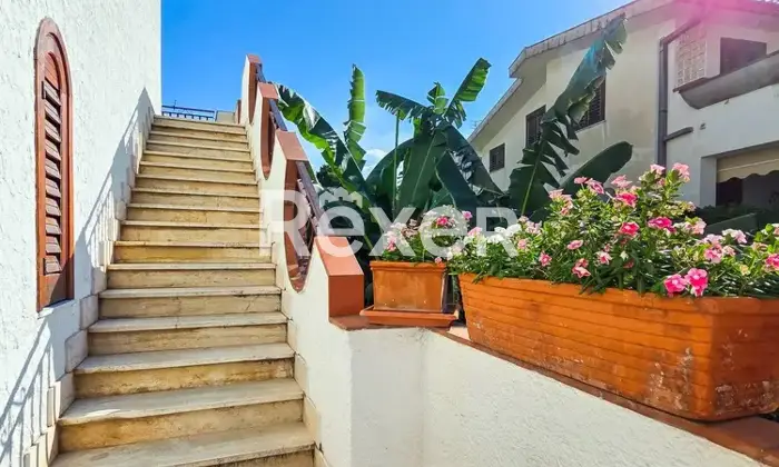 Rexer-Giardini-Naxos-Stabile-indipendente-con-spazi-esterni-esclusivi-nel-centro-di-Giardini-Naxos-Altro