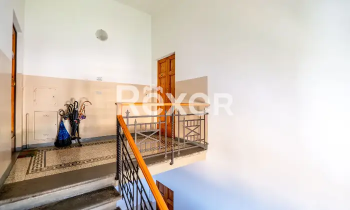 Rexer-Sesto-Fiorentino-Piazza-Lavagnini-ultimo-piano-con-soffitta-Altro