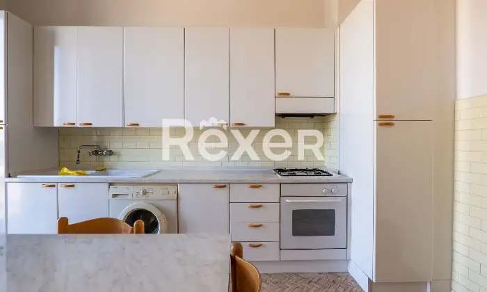 Rexer-Sesto-Fiorentino-Piazza-Lavagnini-ultimo-piano-con-soffitta-Altro