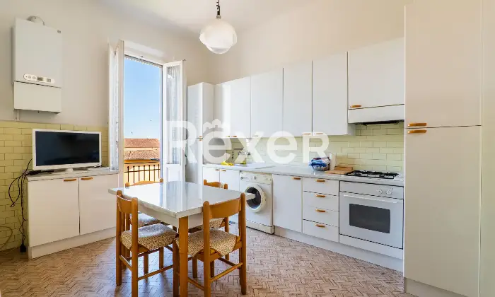 Rexer-Sesto-Fiorentino-Piazza-Lavagnini-ultimo-piano-con-soffitta-Altro