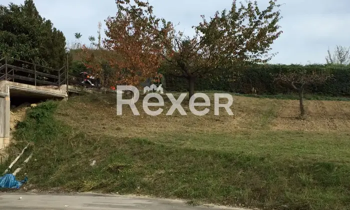Rexer-Penne-Casa-indipendente-con-terreno-in-vendita-in-Ponte-SantAntonio-a-Penne-Altro