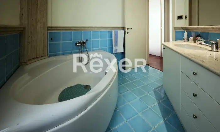 Rexer-Pescara-Ampio-appartamento-ristrutturato-con-garage-cantina-e-posto-auto-in-Via-del-Milite-Ignoto-Altro