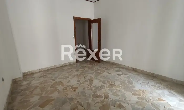 Rexer-Taranto-Comodo-e-luminoso-appartamento-al-piano-con-ascensore-Altro
