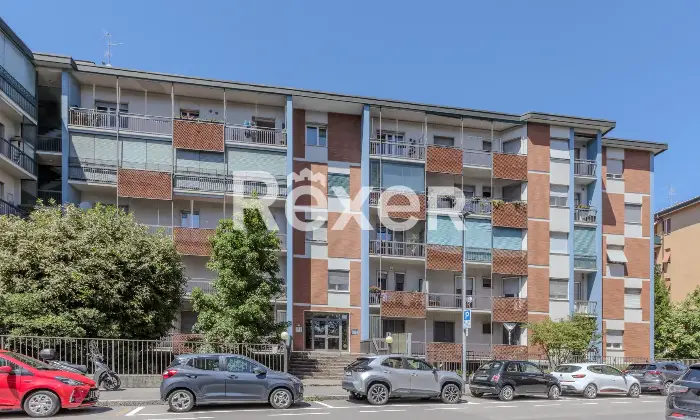 Rexer-bergamo-Luminoso-trilocale-di-mq-con-box-e-cantina-Altro